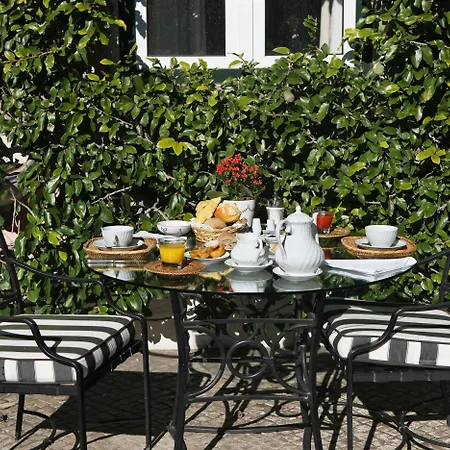 Heritage As Janelas Verdes Inn - Riverside 4*