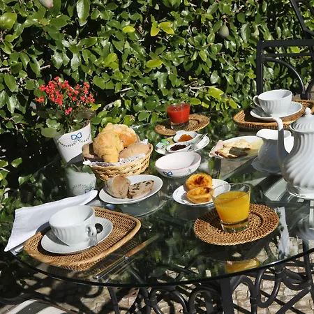 Heritage As Janelas Verdes Inn - Riverside Hotel 4*