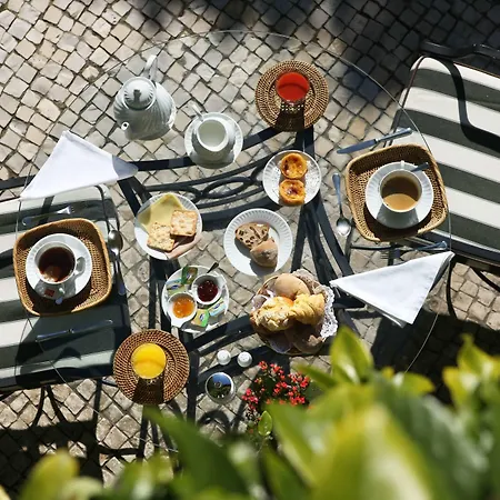 Heritage As Janelas Verdes Inn - Riverside 4*