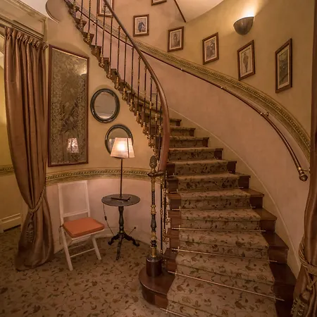Heritage As Janelas Verdes Inn - Riverside Hotel 4*
