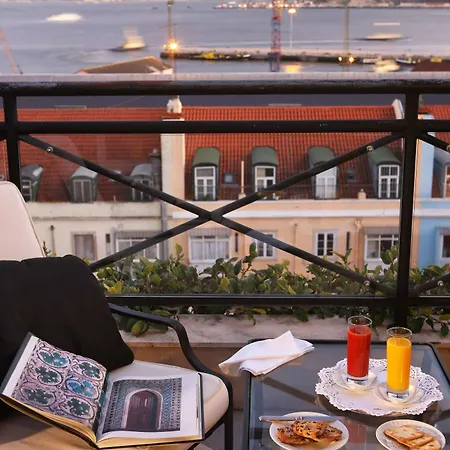Heritage As Janelas Verdes Inn - Riverside 4* Lisbon