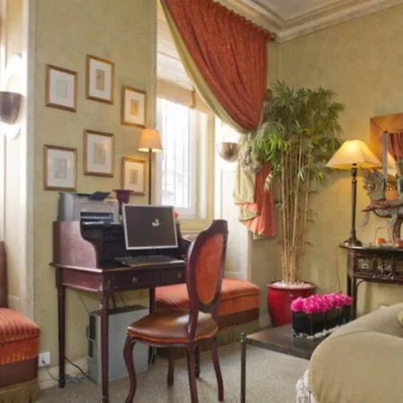 Heritage As Janelas Verdes Inn - Riverside