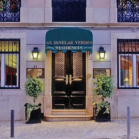 Heritage As Janelas Verdes Inn - Riverside Hotel 4*